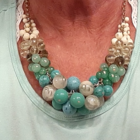 Such a fun necklace 16-19". - Picture 2 of 2
